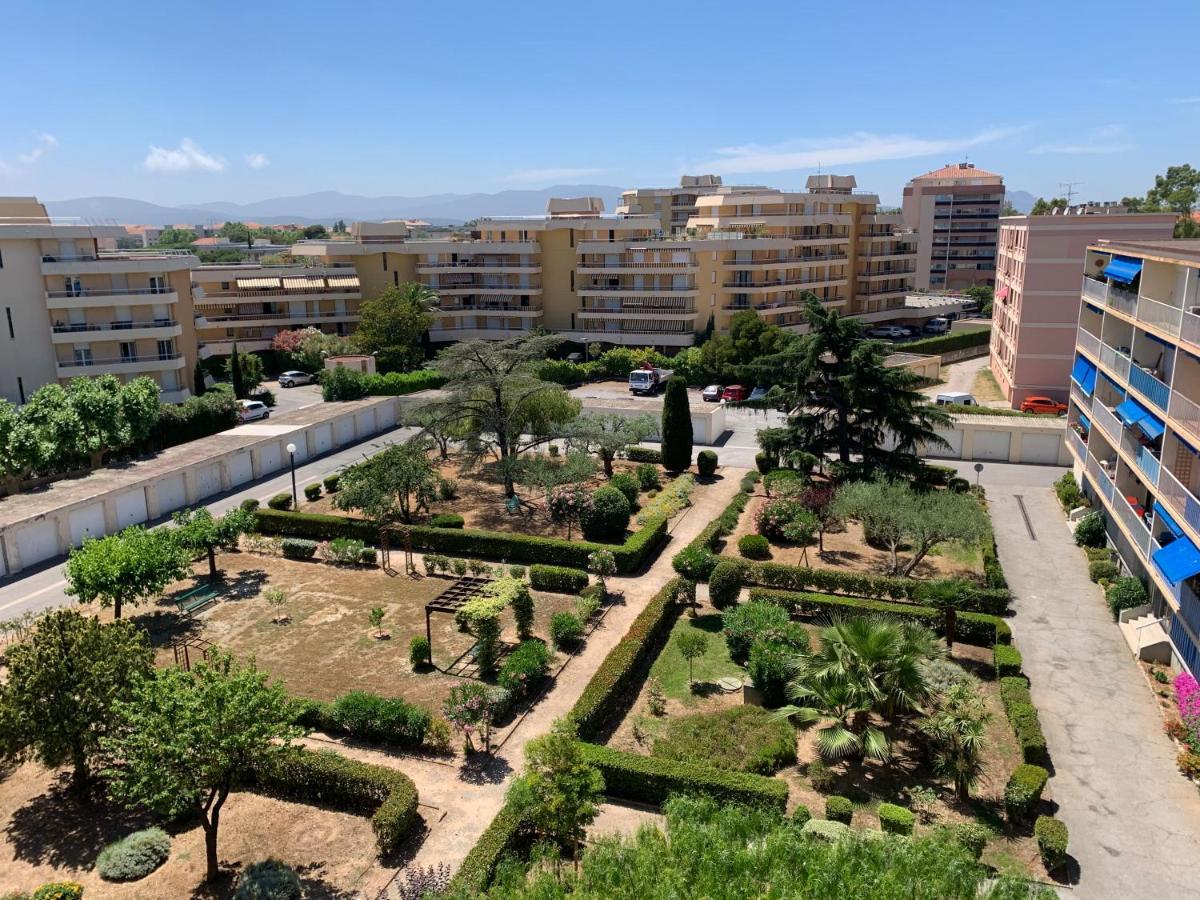 L'Appart Frejus Plage Екстериор снимка